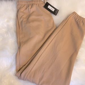 PrettyLittleThing sweat pants! In the color taupe